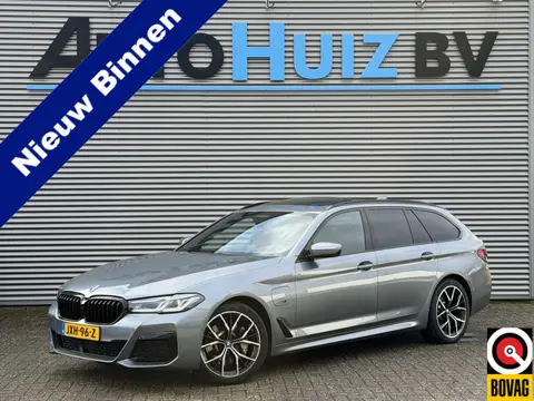 BMW 5 Serie Touring 530e xDrive M Sport Trekhaak Panoramadak Head-Up Display Leder Dynamic Damping C