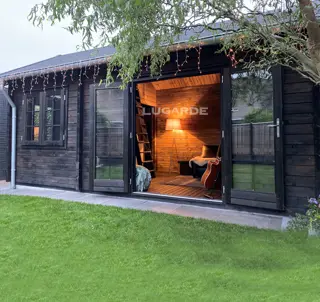 MAATWERK: blokhutten, woonunits, bijgebouwen.