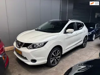 Nissan Qashqai 1.6 Tekna stoelverw leder trekhaak panorama dak