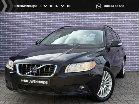 Volvo V70 2.5T Momentum | 12 mnd BOVAG GARANTIE | Nederlandse auto | Stoelverwarming | Trekhaak | Le