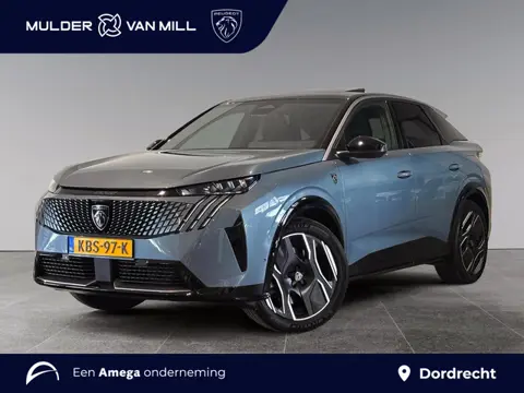 Peugeot e-3008 GT 73kWh 210pk | FISCAAL AANTREKKELIJK! | TREKHAAK | ALCANTARA | FOCAL HIFI | SCHUIF/