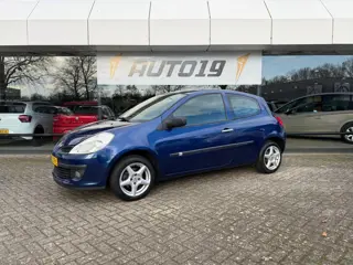 Renault Clio 1.2-16V Authentique