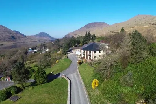 Kylemore Pass Hotel - Kylemore