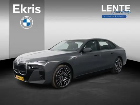 BMW 7-serie 750e xDrive Driving Assistant Plus | M Sportpakket | Trekhaak |BMW Iconic Glow | Multifu
