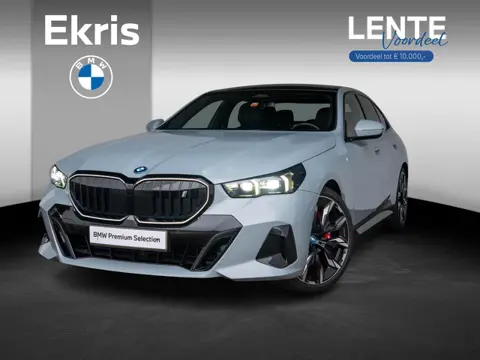 BMW i5 eDrive40 | M Sportpakket Pro | Harman-Kardon | Achteruitrijcamera | Panoramadak | Stoelventil