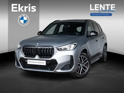 BMW X1 xDrive23i | M Sportpakket | Travel Pack | Achteruitrijcamera | Panoramadak | Stoelverwarming 