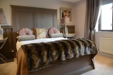 The Old Schoolhouse Inn - Comber