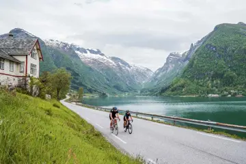 Fly drive rondreis Hardangerfjord en Sognefjord