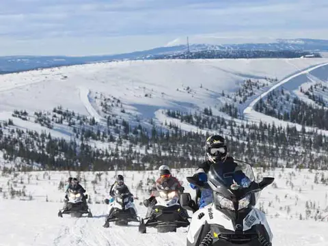 Sneeuwscootersafari Adventure - 2 uur