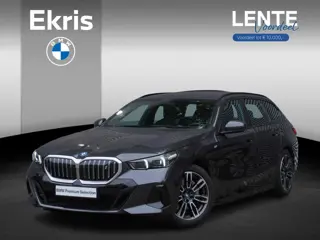 BMW i5 Touring eDrive40 M Sportpakket | Trekhaak met elektrisch wegklapbare kogel | Driving Assistan