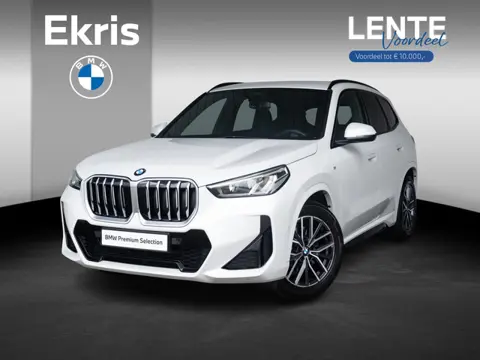 BMW X1 sDrive20i | M Sportpakket | Achteruitrijcamera | Stoelverwarming | PDC | Trekhaak | Lentevoor