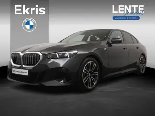 BMW 5-serie 530e M Sportpakket | Panoramadak | Trekhaak | Stoelverwarming | Lentevoordeel