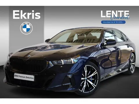 BMW 5 Serie Sedan 520i | M Sport Pro | Glazen Panoramadak | Stuur & Stoelverwarming | Leder | Active