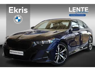 BMW 5 Serie Sedan 520i | M Sport Pro | Glazen Panoramadak | Stuur & Stoelverwarming | Leder | Active