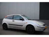 Ford Focus 1.6-16V 100pk Futura 3drs/ leder/ Trekhaak/Airco-clima