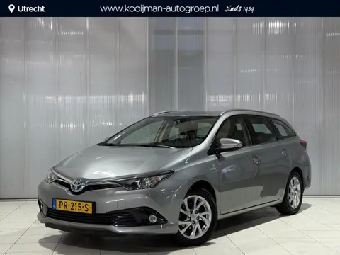 Toyota Auris Touring Sports 1.8 Hybrid Aspiration | All season banden | Trekhaak met afneembare koge