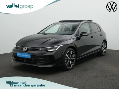 Volkswagen Golf 1.5 eHybrid 204 pk Life Edition | Panoramadak | Stuur-/stoelverwarming | Achteruitri