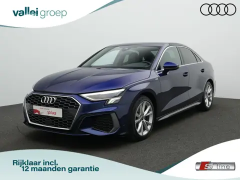 Audi A3 Limousine 30 TFSI 110 pk S-tronic S edition / S-Line | Trekhaak | Achteruitrijcamera | Navig