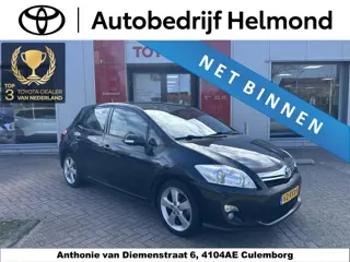Toyota Auris 1.8 Full Hybrid Dynamic