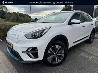 Kia e-Niro ExecutiveLine 64 kWh Eerste Eigenaar, Dealeronderhouden, Stoelverwarming, Keyless, Adapti