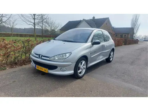 Peugeot 206 1.4-16V Quiksilver CLIMA BJ 2004 (bj 2004)