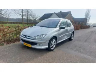 Peugeot 206 1.4-16V Quiksilver CLIMA BJ 2004 (bj 2004)