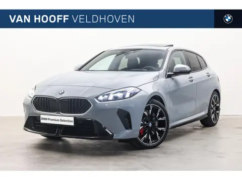 BMW 1 Serie 120 High Executive M Sport Automaat / Panoramadak / Sportstoelen / Adaptieve LED / Comfo