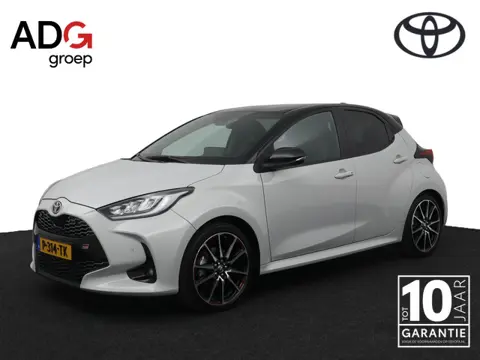 Toyota Yaris 1.5 Hybrid GR Sport | Lederen sportstoelen | Stoelverwarming | Dodehoekherkenning | Par