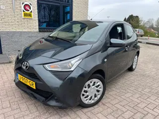Toyota Aygo 1.0 VVT-i x-play- camera-carplay- NL auto