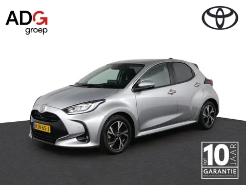 Toyota Yaris 1.5 Hybrid 115 Dynamic | Bij aanschaf van deze auto 1e jaar gratis onderhoud ! |