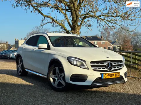 Mercedes-Benz GLA-klasse 180 Business Solution AMG | Automaat + Navi + Camera + Cruise Nu € 19.975,-