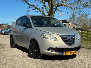 Lancia Ypsilon 0.9 TwinAir Platinum | Airco + Navi nu € 4.975,-!!!