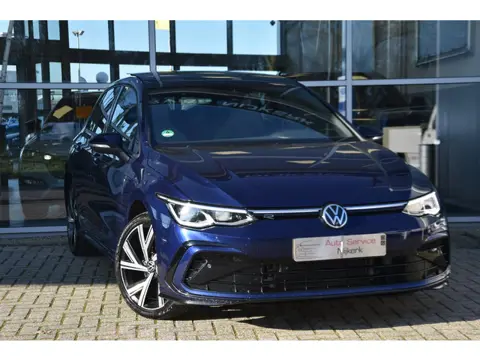 Volkswagen Golf 1.5 eTSI Style R-Line Pano. dak Nav. Led Camera Btw 1ste Eigenaar