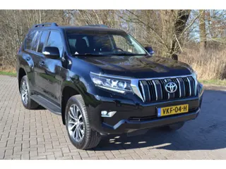 Toyota Land Cruiser 150 2.8 D-4D-F Professional Window Van