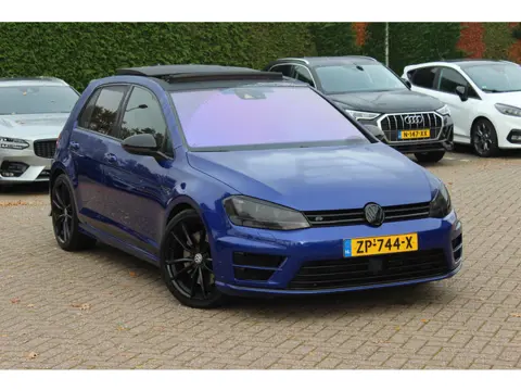 Volkswagen Golf 2.0 TSI R 4Motion / Panoramadak / Camera / Leder / Sterrenhemel / Remus uitlaat / 19