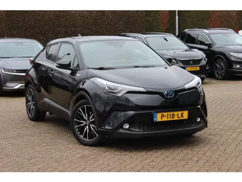 Toyota C-HR 1.8 Hybrid Executive / Trekhaak / Bruin leder / Camera / 18 inch / Led Koplampen / Stoel