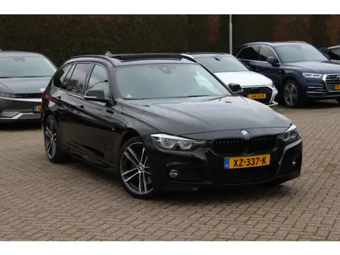 BMW 3 Serie Touring 320i M Sport Edition / Panoramadak / Camera / Head-up / Leder / Keyless / 18'' /
