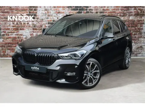 BMW X1 xDrive25e High Executive M Sport Pakket Automaat / Panoramadak / Trekhaak / Shadow Line / LED