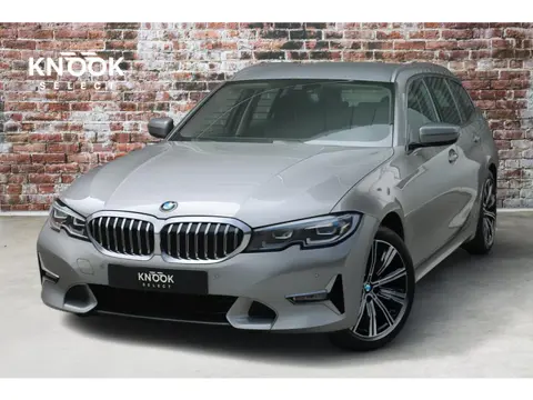 BMW 3-serie Touring 318i Executive Luxury Line / Trekhaak / Elektrisch Verstelbare Sportstoelen / LE