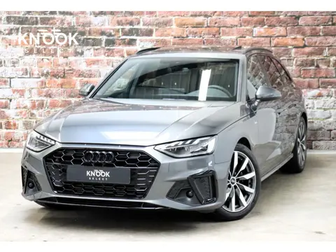 Audi A4 Avant 35 TFSI S Edition Competition Automaat / Panoramadak / Optic Black / Adaptieve Cruise 