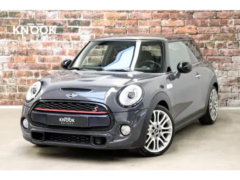 Mini Hatchback Cooper S Chili Automaat 3 deurs / Climate Control / Sportstoelen / 18 Inch / Extra Ge