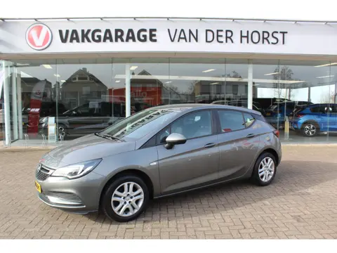 Opel Astra 1.0 Turbo Online Edition 5deurs , zeer nette auto Climate control , Cruise control , Navi