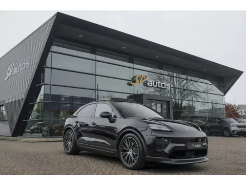 Porsche Macan 4 408pk 100kWh Panoramadak Luchtvering Bijrijdersdisplay 18-weg Sportstoelen Bose NLau