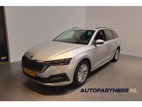 Škoda Octavia Combi Combi 1.0 e-TSI Business Edition - Apple Carplay/Android Auto - Achteruitrijcame