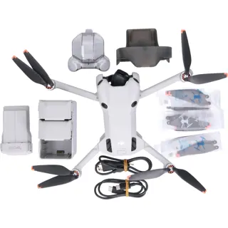 Tweedehands DJI Mini 4 Pro Fly More Combo met RC 2 Smart controller CM4433