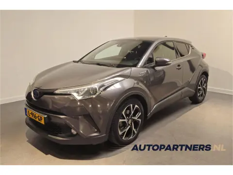Toyota C-HR 1.8 Hybrid Dynamic Sport - Stoelverwarming - Dodehoekdetectie - Adaptive Cruise