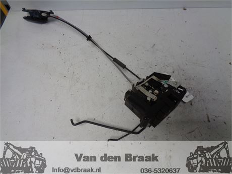 Hyundai i10 5 deurs 2008-2013 Deurslot linksvoor