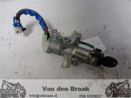 Hyundai i10 2008-2013 Kontaktslot