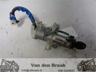 Hyundai i10 2008-2013 Kontaktslot