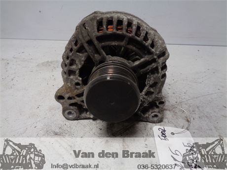 Volkswagen Golf 1.6 2003-2008 Dynamo met vrijlooppoelie